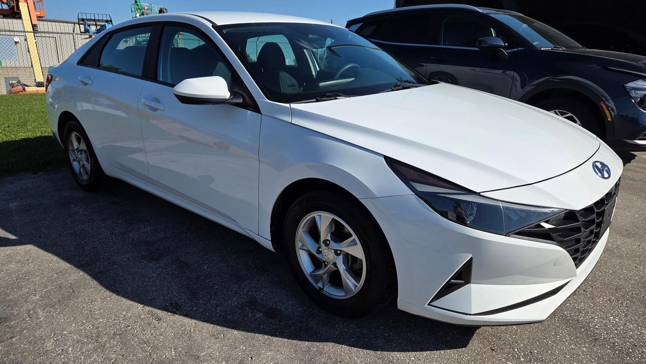 2023 Hyundai Elantra Essential Photo3