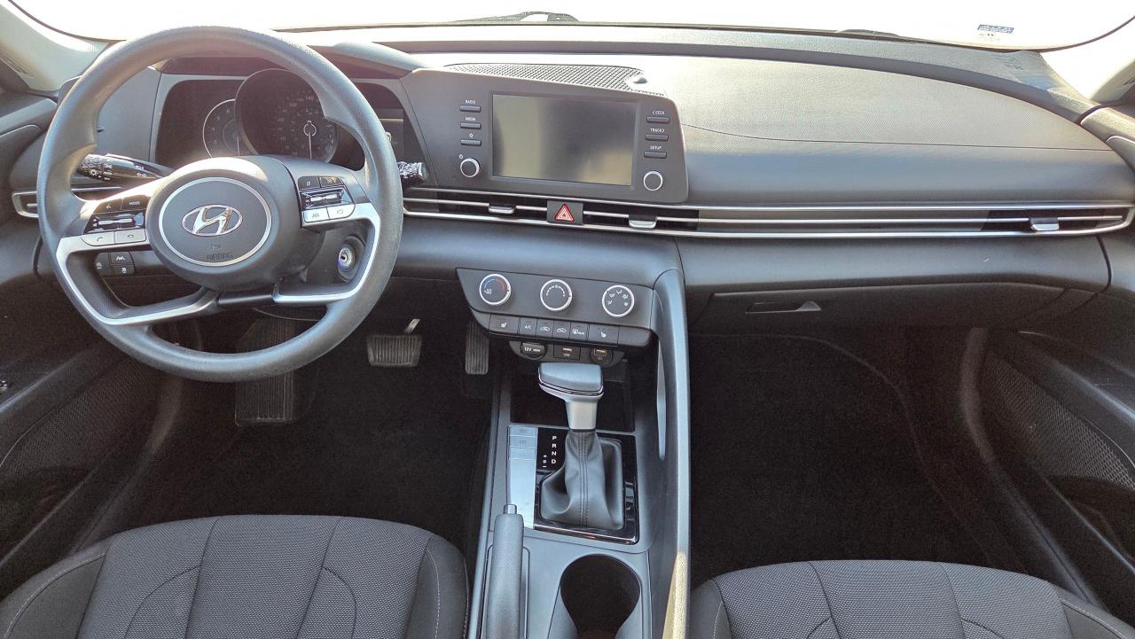 2023 Hyundai Elantra Essential - Photo #12
