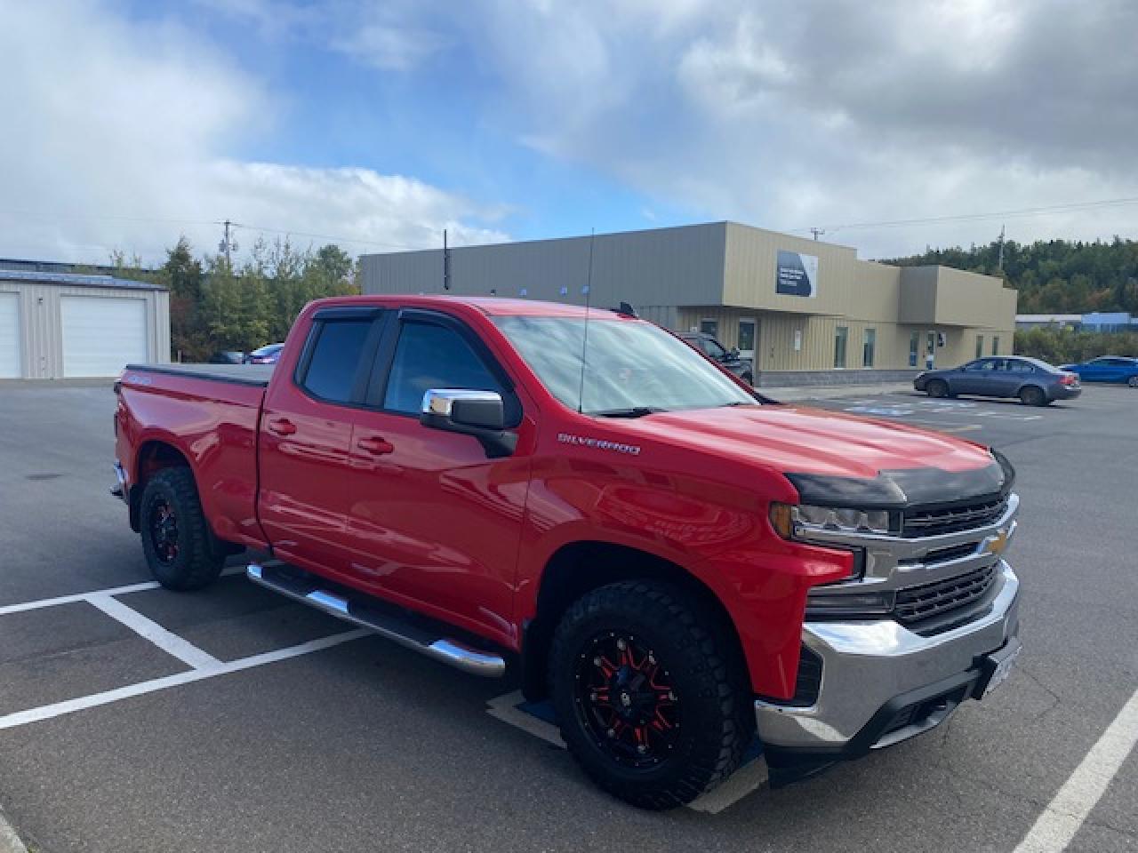 2019 Chevrolet Silverado 1500 4WD Double Cab 147" LT - Photo #3