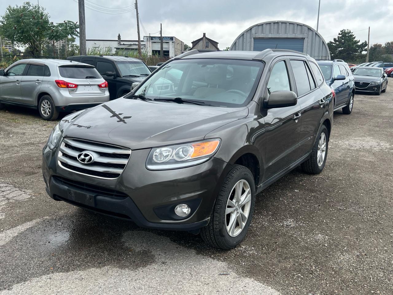 Used 2012 Hyundai Santa Fe FWD 4dr I4 Auto GL Premium for sale in Kitchener, ON