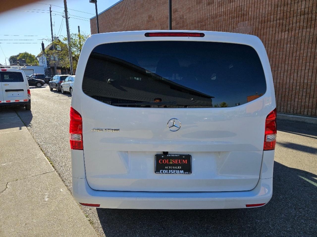 2022 Mercedes-Benz Metris Passenger LEATHER-8 PASSENGER-CERTIFIED Photo