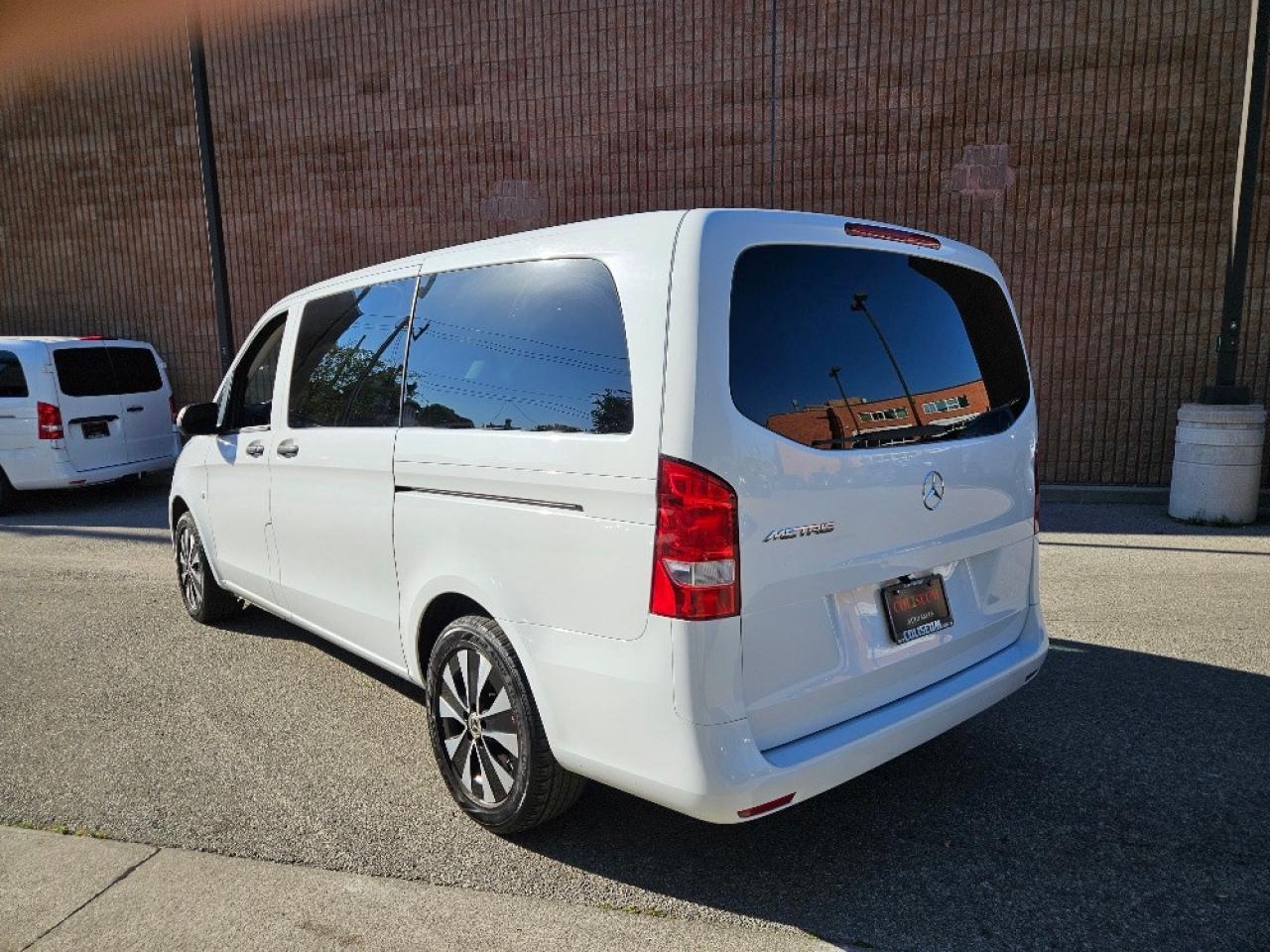 2022 Mercedes-Benz Metris Passenger LEATHER-8 PASSENGER-CERTIFIED Photo