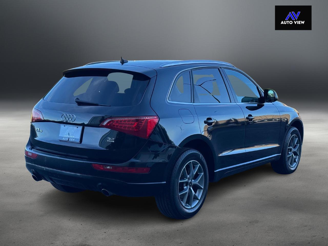 2012 Audi Q5 Premium 3.2L **HEATED FRONT SEATS** - Photo #5