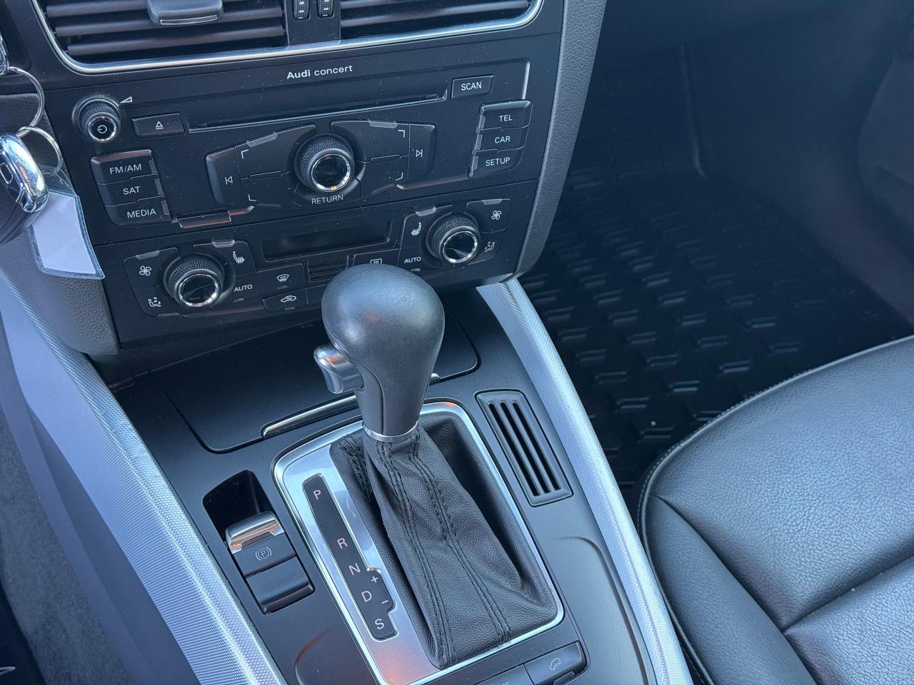 2012 Audi Q5 Premium 3.2L **HEATED FRONT SEATS** - Photo #22
