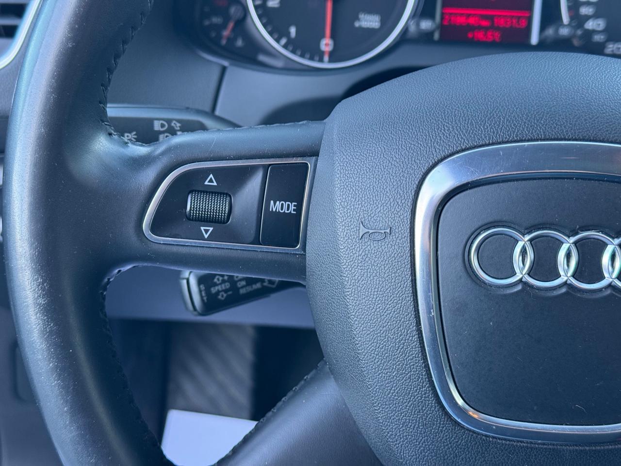 2012 Audi Q5 Premium 3.2L **HEATED FRONT SEATS** - Photo #19