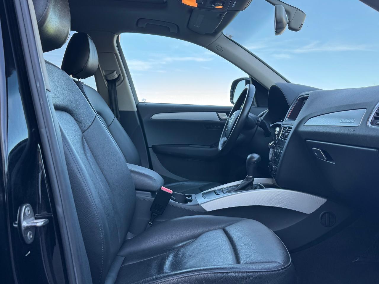 2012 Audi Q5 Premium 3.2L **HEATED FRONT SEATS** - Photo #29