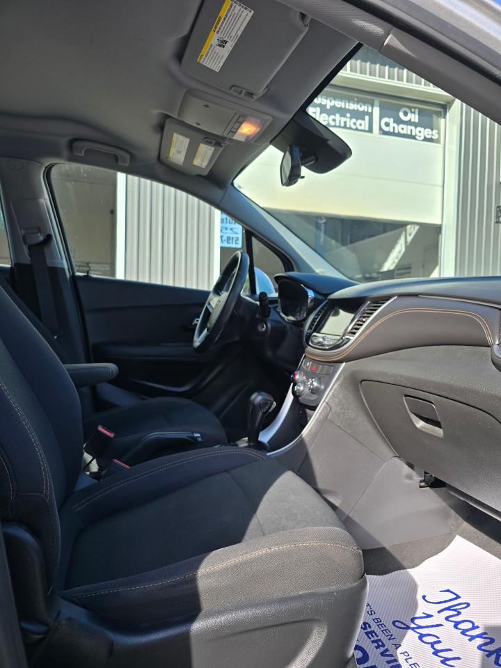 2018 Chevrolet Trax AWD 4dr LS - Photo #4
