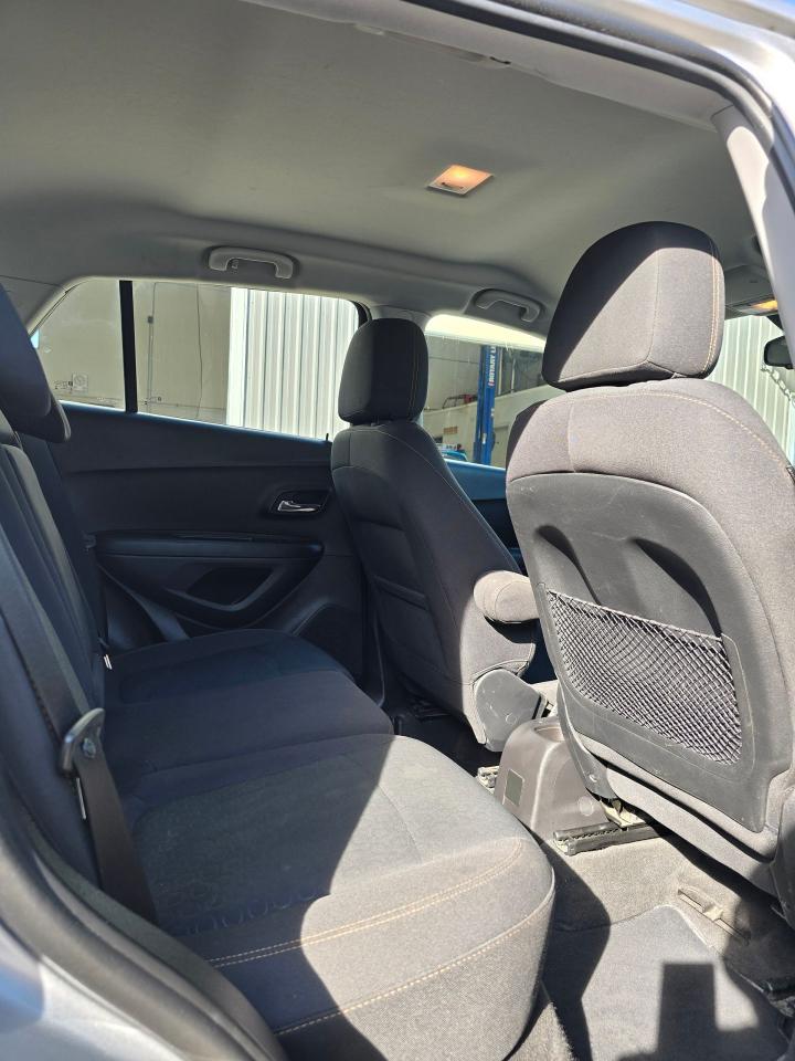 2018 Chevrolet Trax AWD 4dr LS - Photo #6
