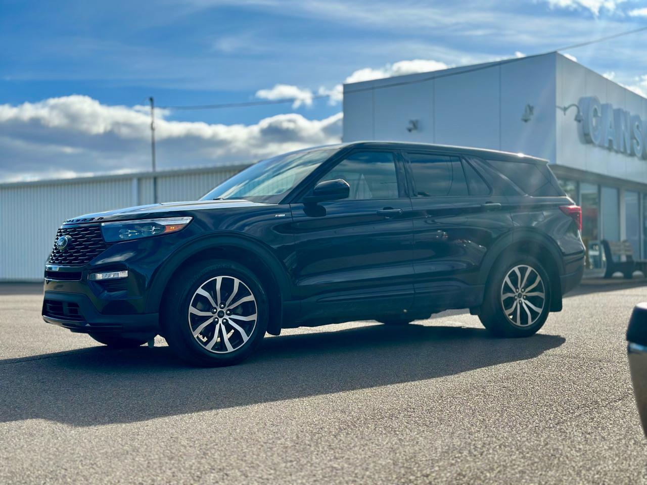 2022 Ford Explorer ST-LINE 4WD W/PANO SUNROOF Photo3
