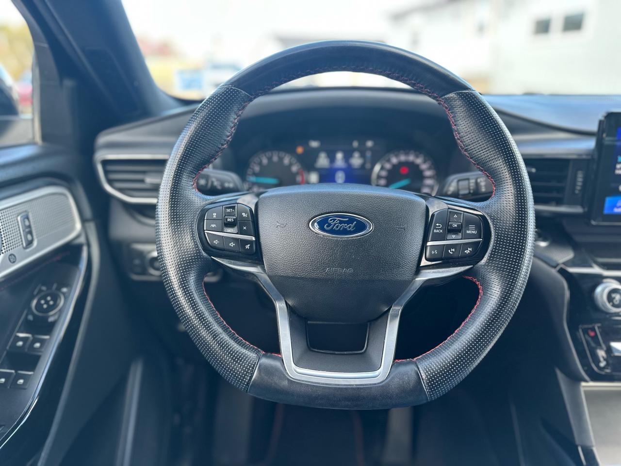 2022 Ford Explorer ST-LINE 4WD W/PANO SUNROOF Photo5