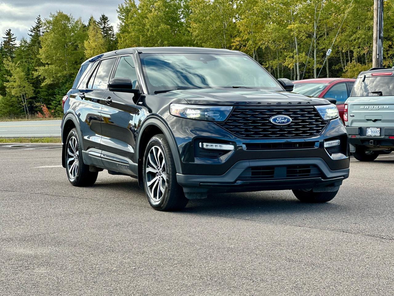 2022 Ford Explorer ST-LINE 4WD W/PANO SUNROOF Photo5
