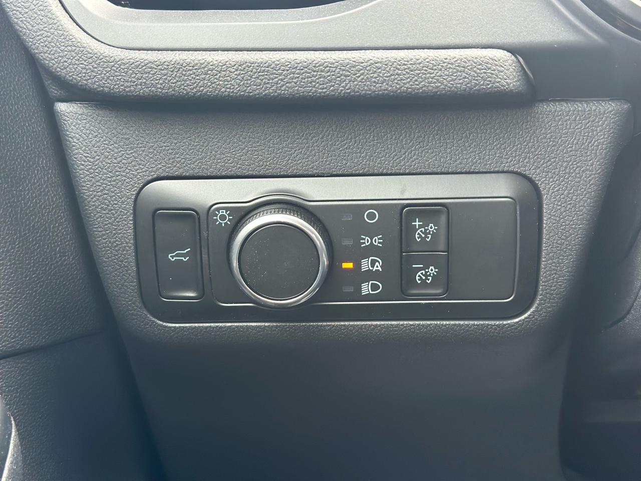 2025 Ford Escape ST-Line AWD Photo5