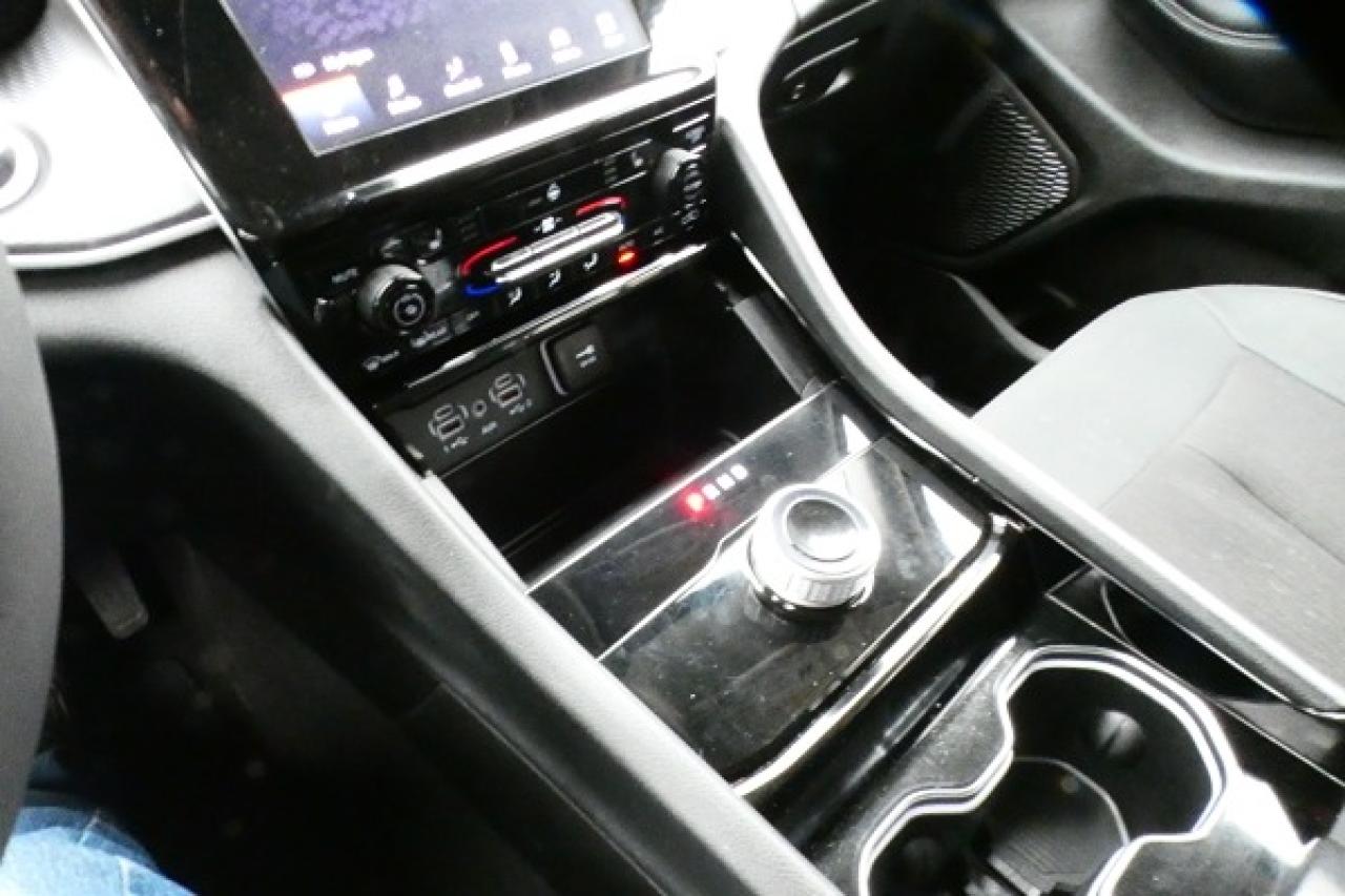2023 Jeep Grand Cherokee Laredo 4x4 w/Htd cloth, S/R, BUC - Photo #16