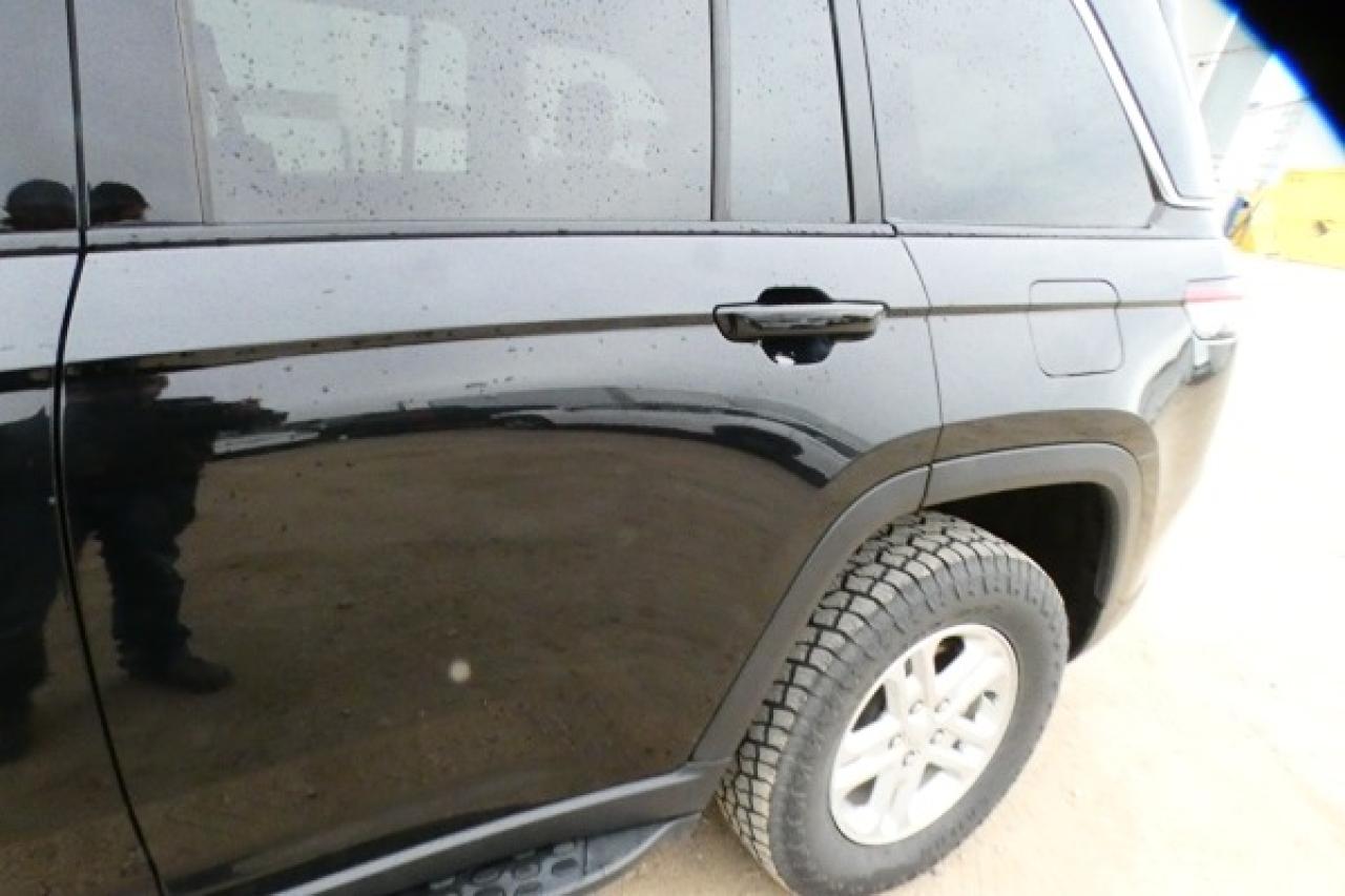 2023 Jeep Grand Cherokee Laredo 4x4 w/Htd cloth, S/R, BUC - Photo #24