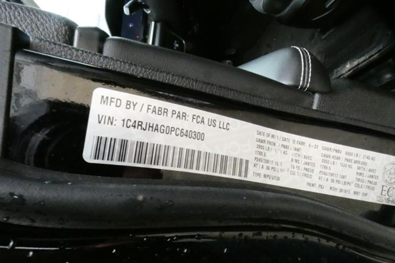 2023 Jeep Grand Cherokee Laredo 4x4 w/Htd cloth, S/R, BUC - Photo #22