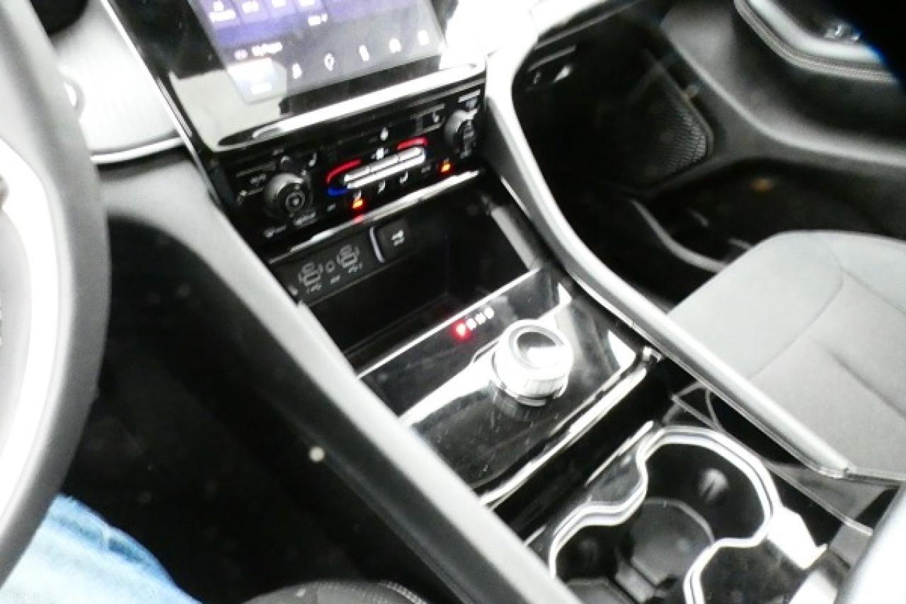 2023 Jeep Grand Cherokee Laredo 4x4 w/Htd cloth, S/R, BUC - Photo #16
