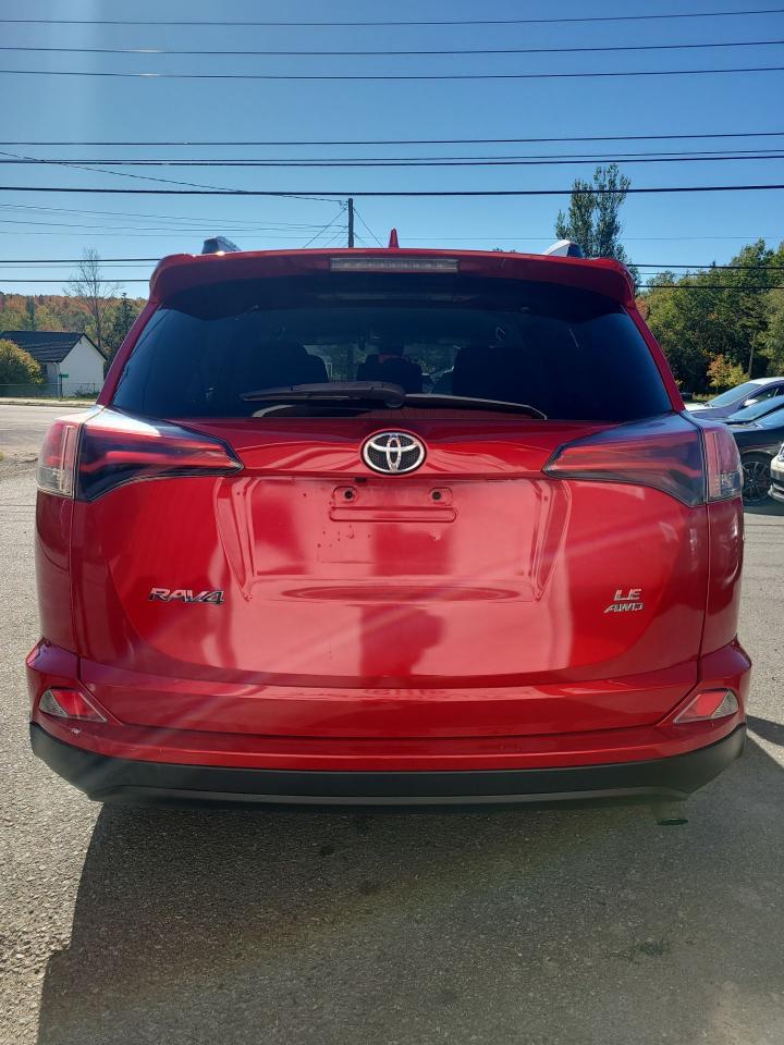 2017 Toyota RAV4 LE - Photo #4