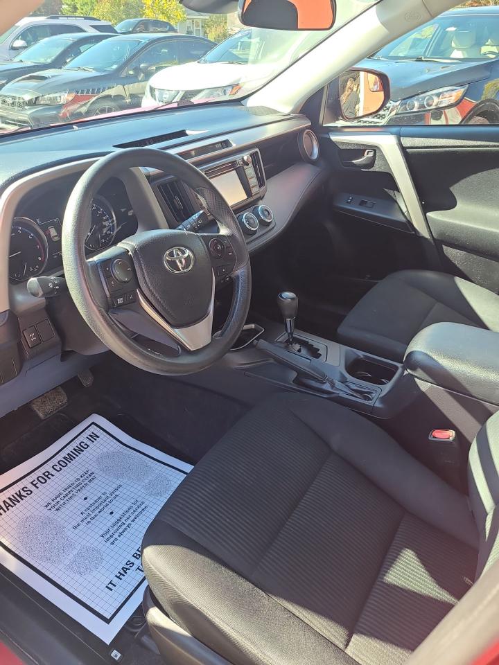 2017 Toyota RAV4 LE - Photo #5