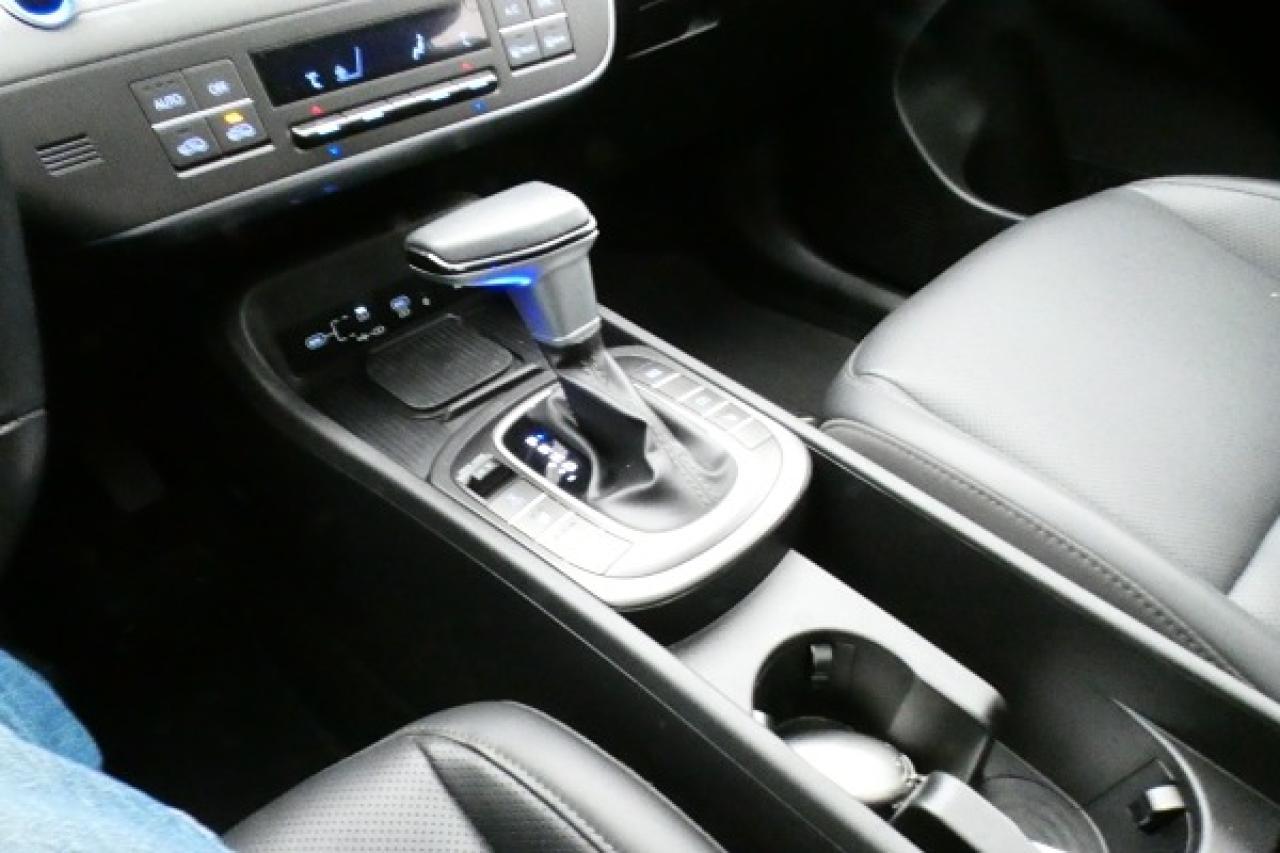 2024 Hyundai KONA Preferred w/Htd Leather, S/R, BUC - Photo #16