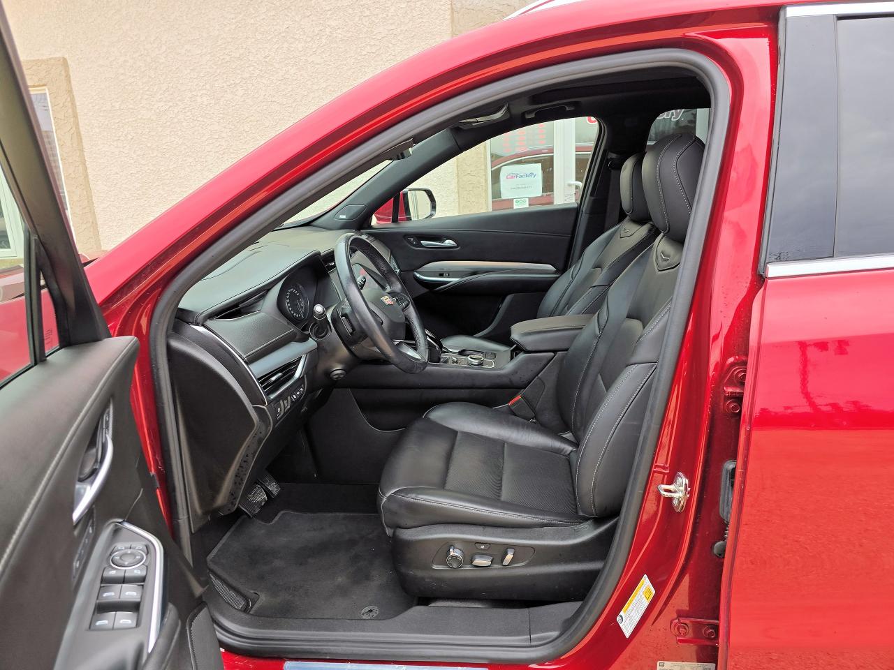 2023 Cadillac XT4 AWD Premium Luxury - Photo #7