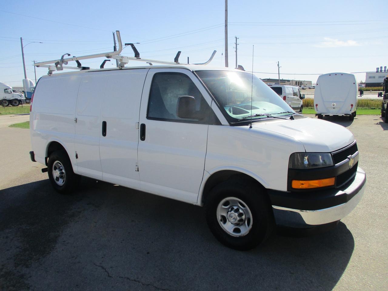 2018 Chevrolet Express Cargo Van RWD 2500 135" - Photo #3