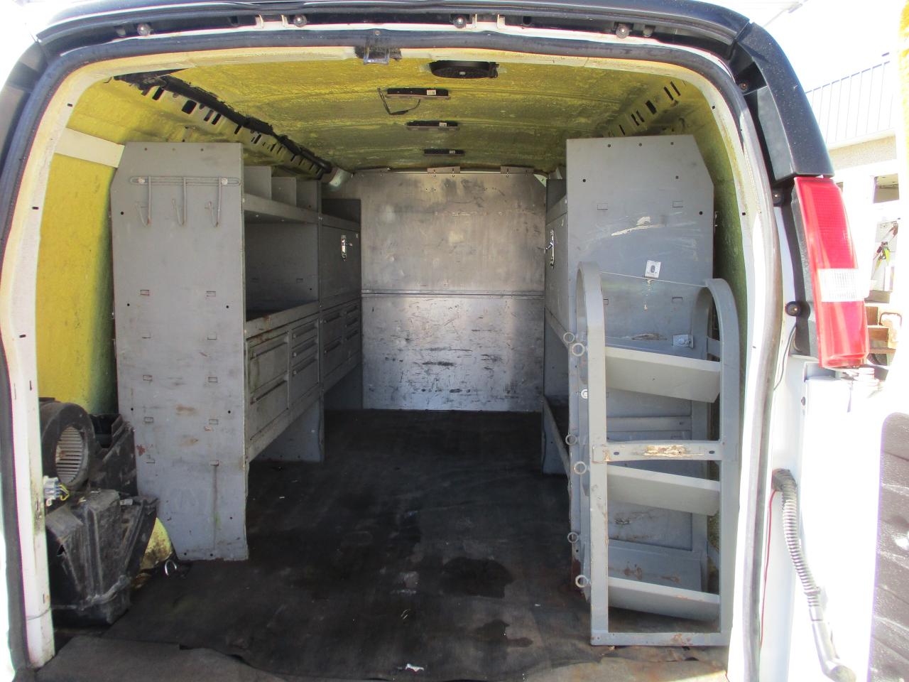 2018 Chevrolet Express Cargo Van RWD 2500 135" - Photo #6