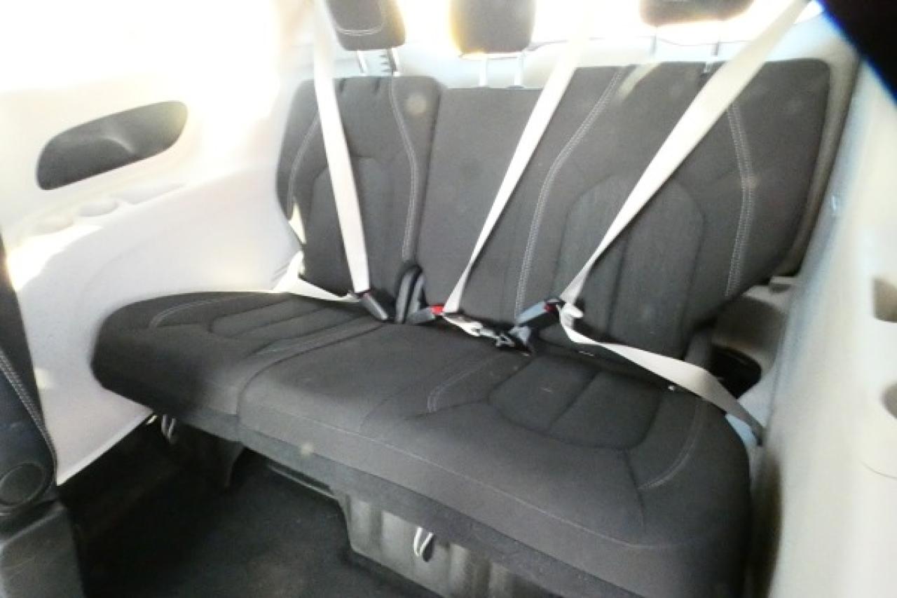 2024 Chrysler Grand Caravan SXT w/Htd cloth, NAV, BUC - Photo #11