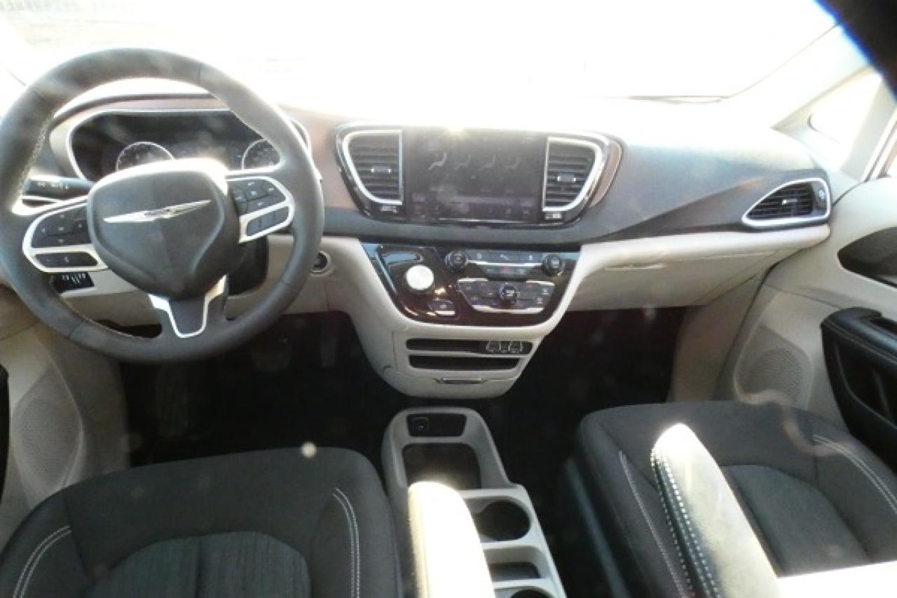 2024 Chrysler Grand Caravan SXT w/Htd cloth, NAV, BUC - Photo #13