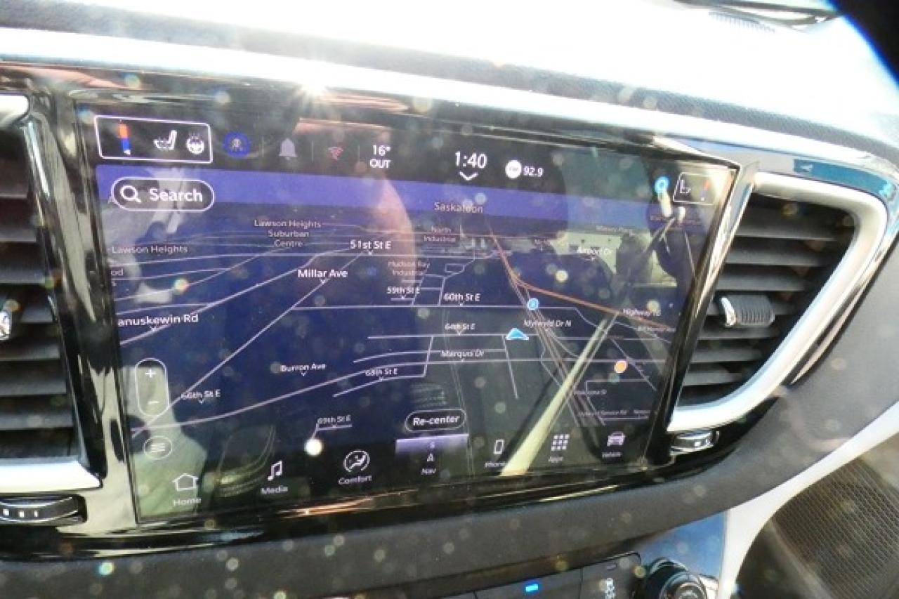 2024 Chrysler Grand Caravan SXT w/Htd cloth, NAV, BUC - Photo #16