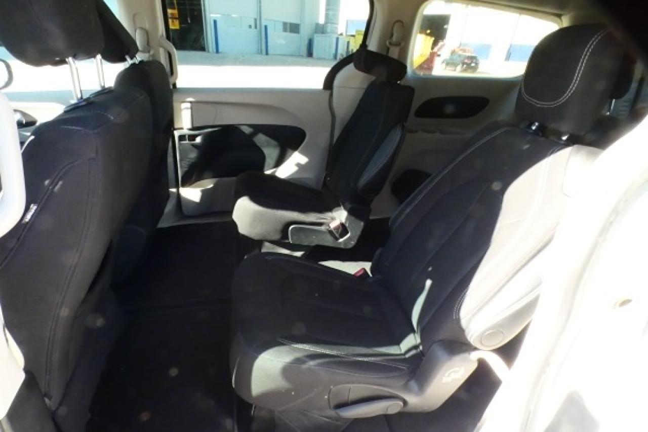 2024 Chrysler Grand Caravan SXT w/Htd cloth, NAV, BUC - Photo #10