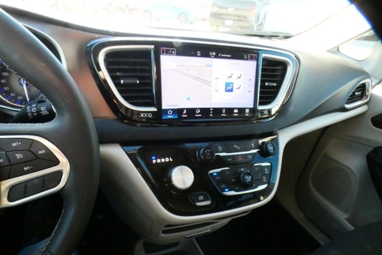 2024 Chrysler Grand Caravan SXT w/Htd cloth, NAV, BUC - Photo #16