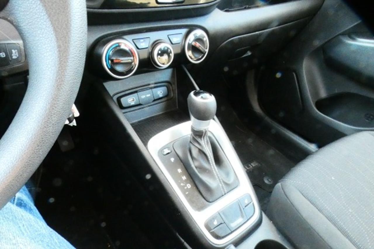 2024 Hyundai KONA Preferred w/Htd Leather, S/R, BUC - Photo #16