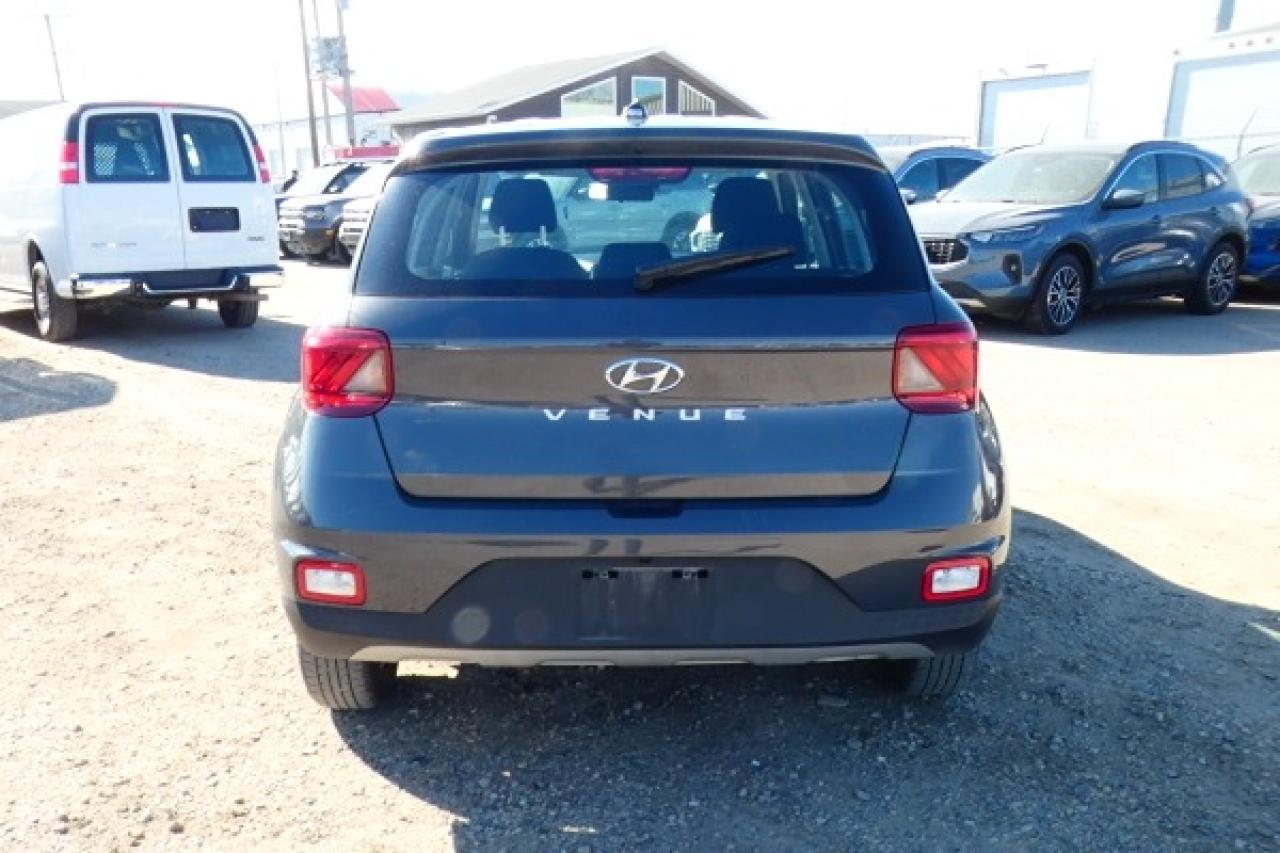 2024 Hyundai KONA Preferred w/Htd Leather, S/R, BUC - Photo #7
