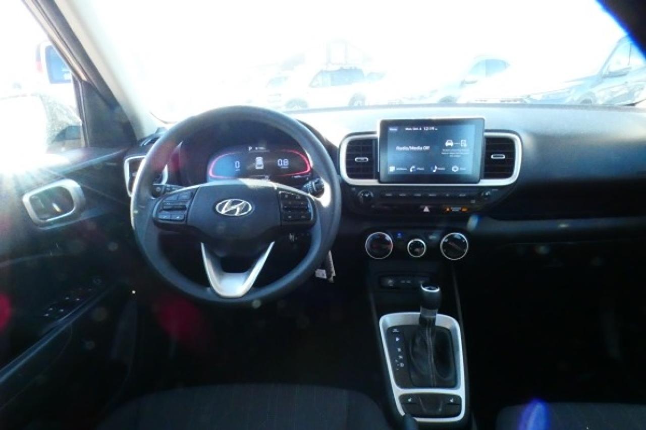 2024 Hyundai KONA Preferred w/Htd Leather, S/R, BUC - Photo #12