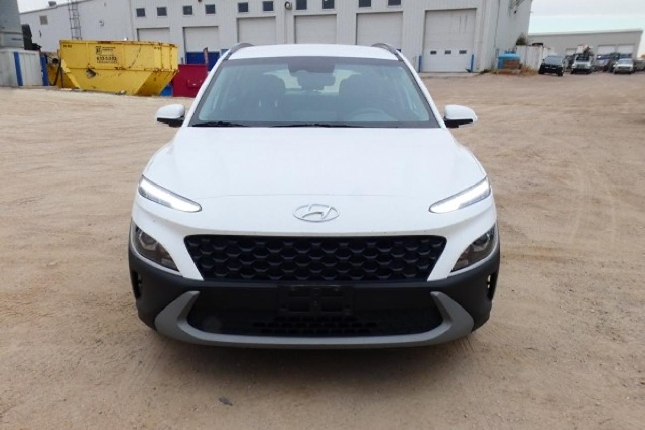 2023 Hyundai KONA Essential AWD w/Htd cloth, BUC - Photo #3