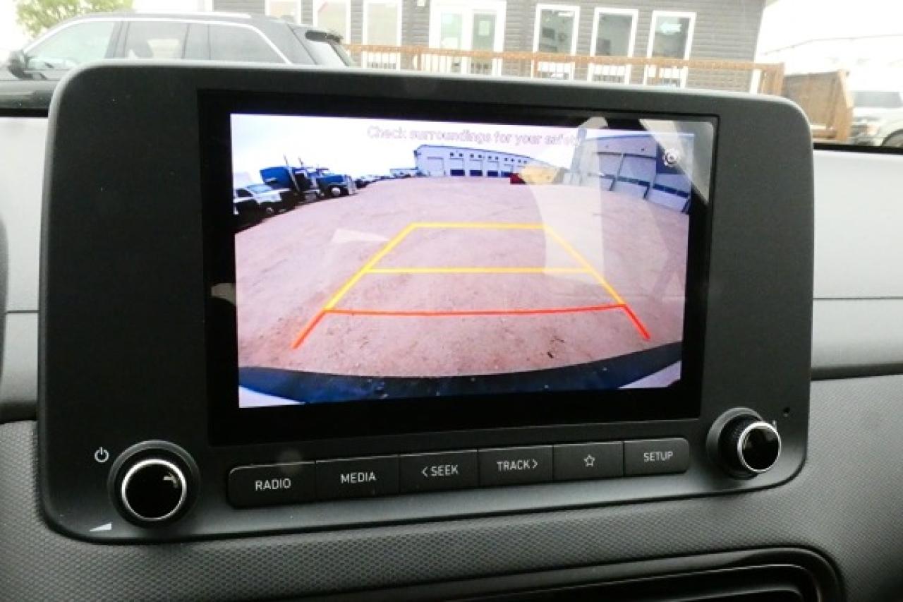 2023 Hyundai KONA Essential AWD w/Htd cloth, BUC - Photo #13