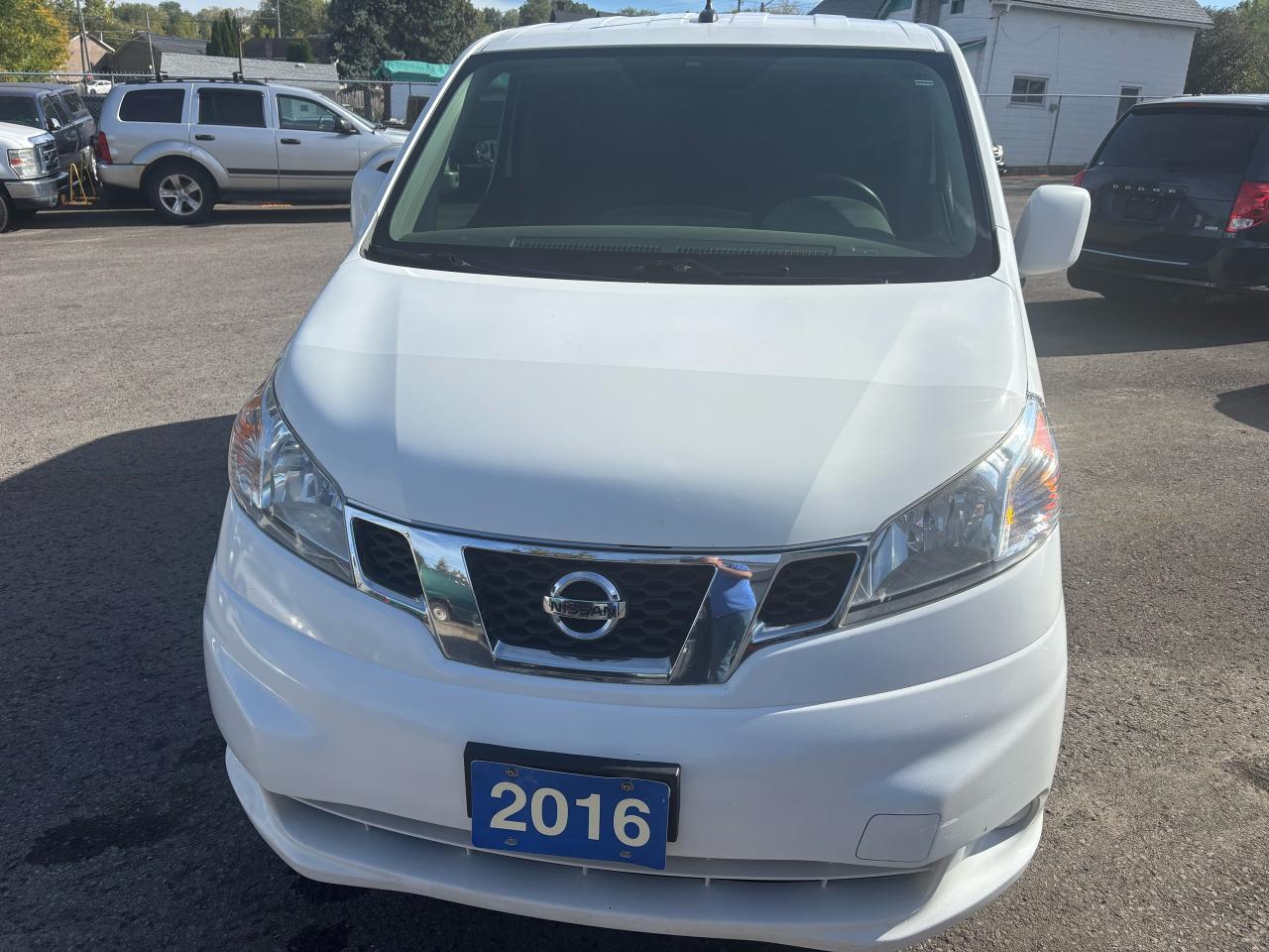 2016 Nissan NV200 SV, Back-Up-Camera, Rear Park Assist,Keyless entry Photo2