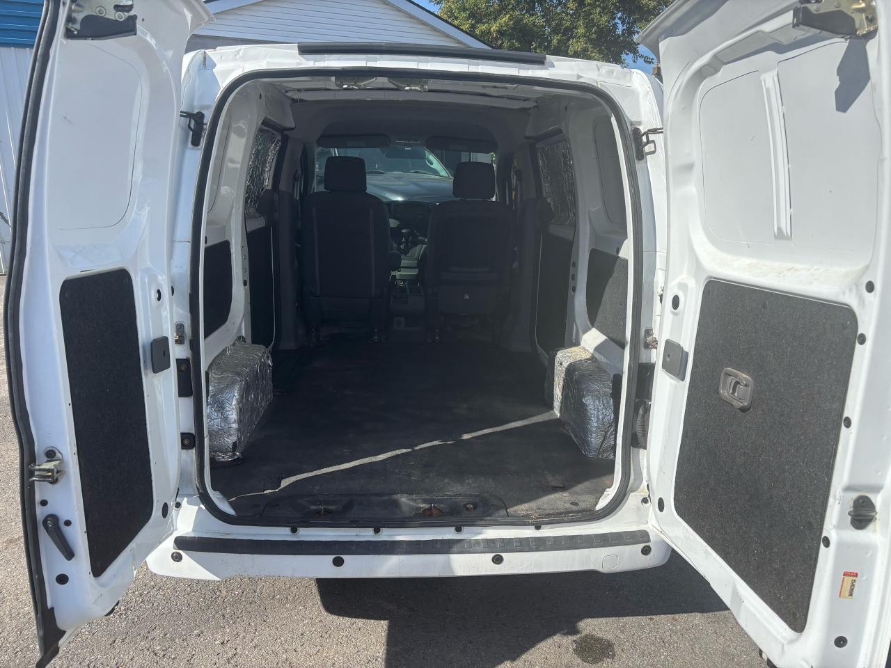 2016 Nissan NV200 SV, Back-Up-Camera, Rear Park Assist,Keyless entry - Photo #8