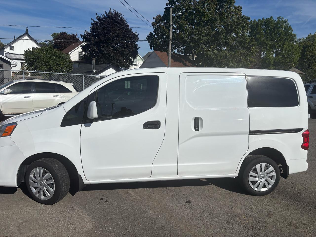2016 Nissan NV200 SV, Back-Up-Camera, Rear Park Assist,Keyless entry - Photo #4