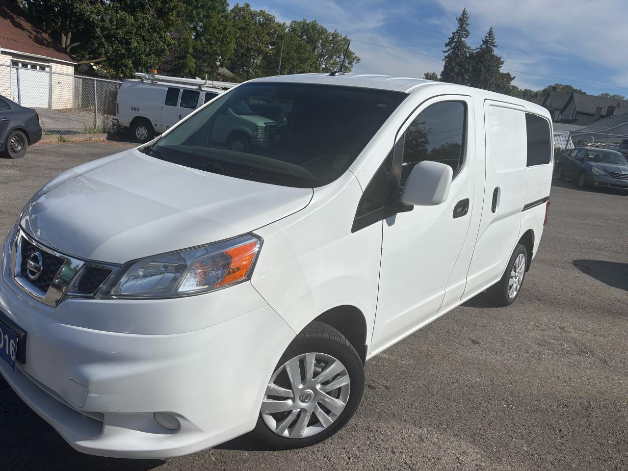 2016 Nissan NV200 SV, Back-Up-Camera, Rear Park Assist,Keyless entry - Photo #2