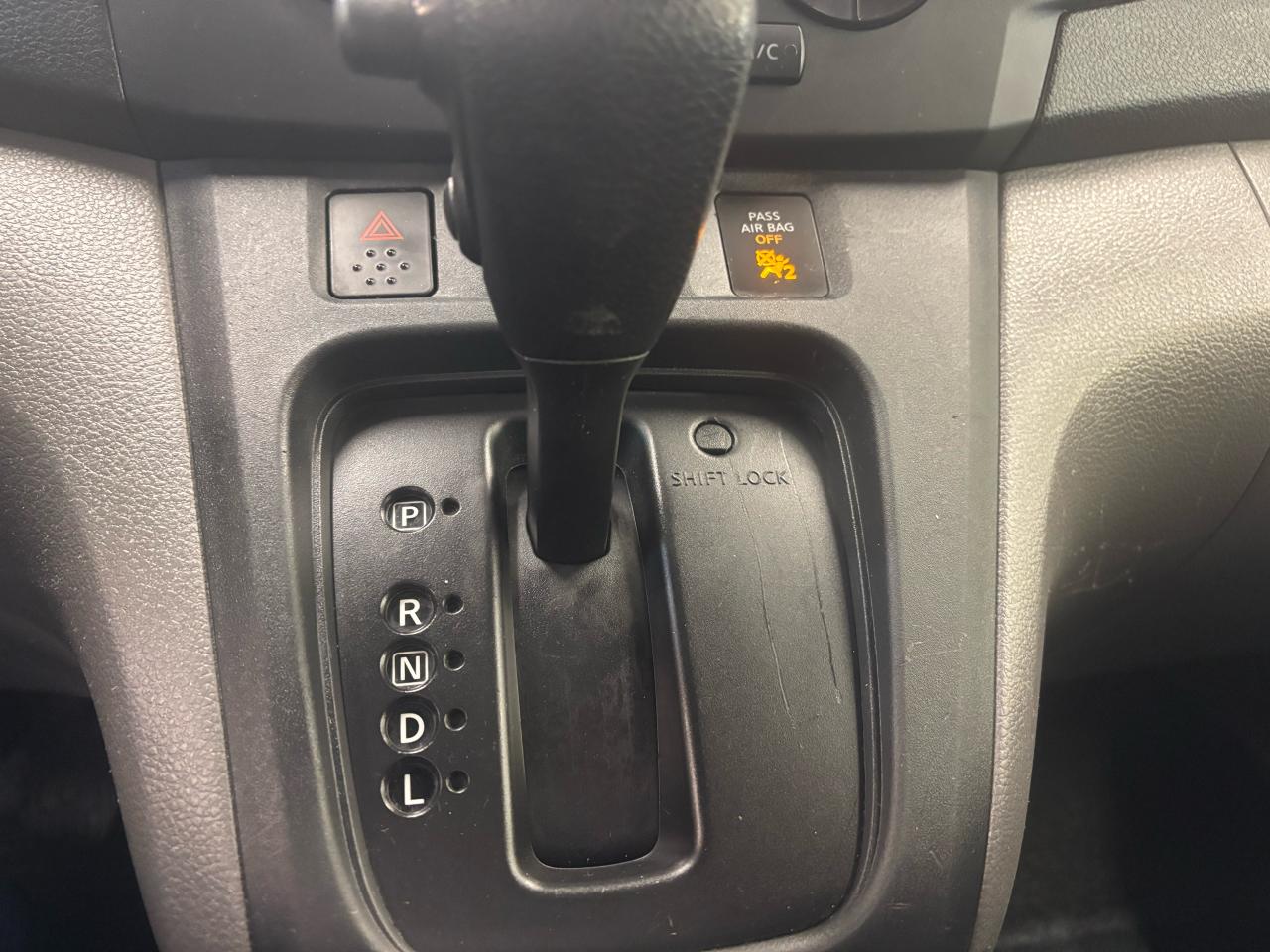 2016 Nissan NV200 SV, Back-Up-Camera, Rear Park Assist,Keyless entry - Photo #22