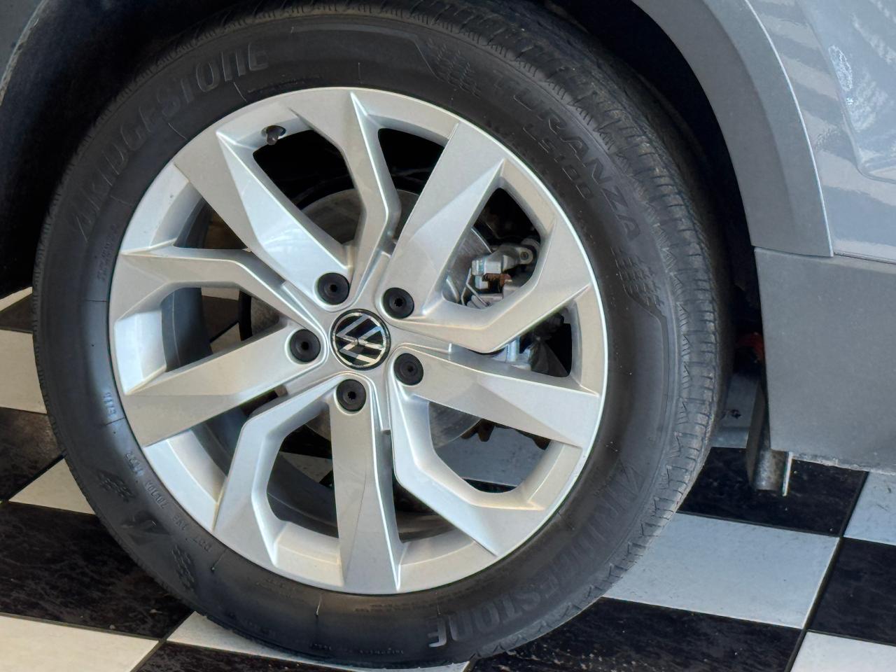 2022 Volkswagen Taos Comfortline 4Motion+Pano Roof+Adaptive Cruise Photo