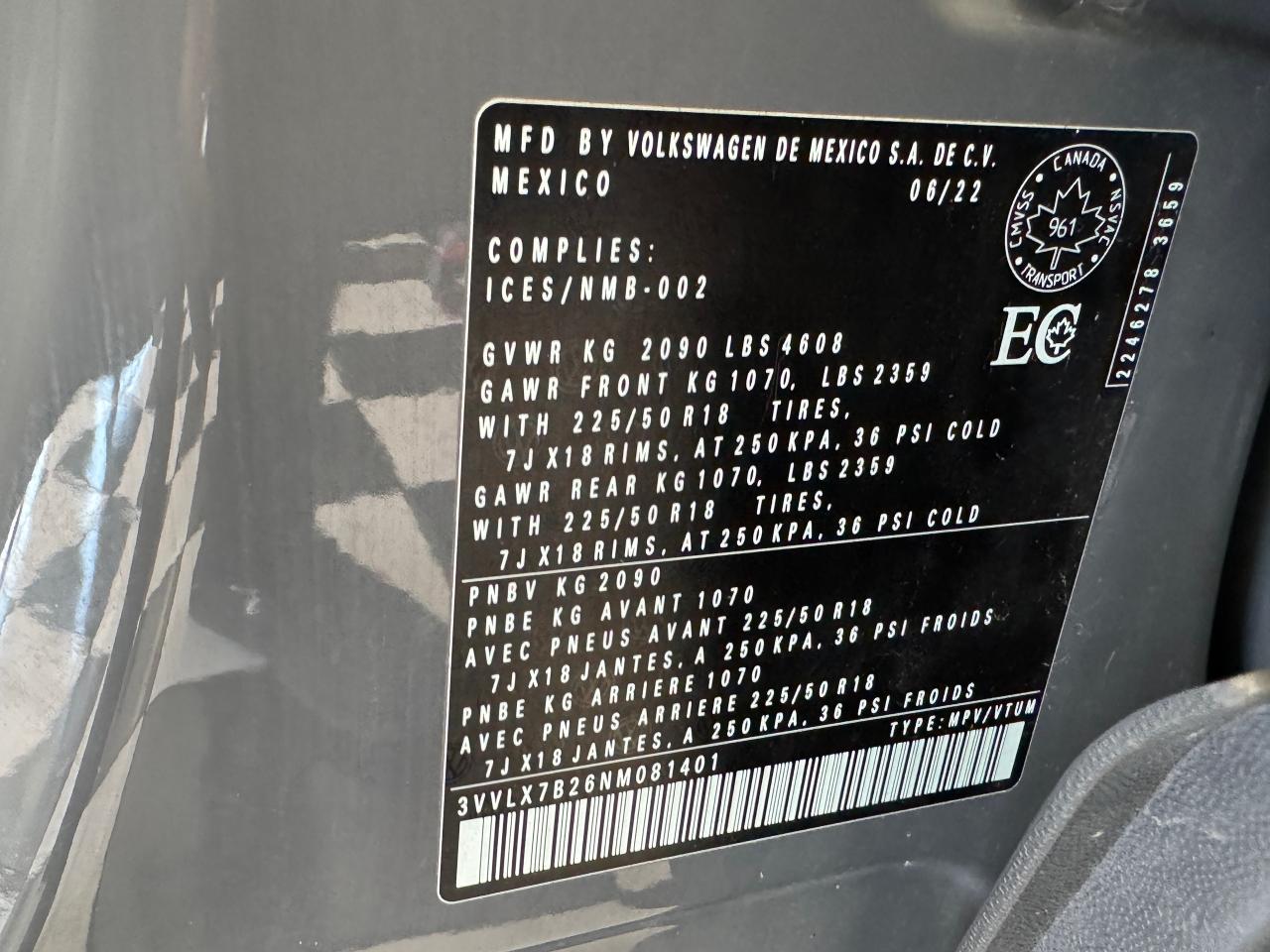 2022 Volkswagen Taos Comfortline 4Motion+Pano Roof+Adaptive Cruise Photo