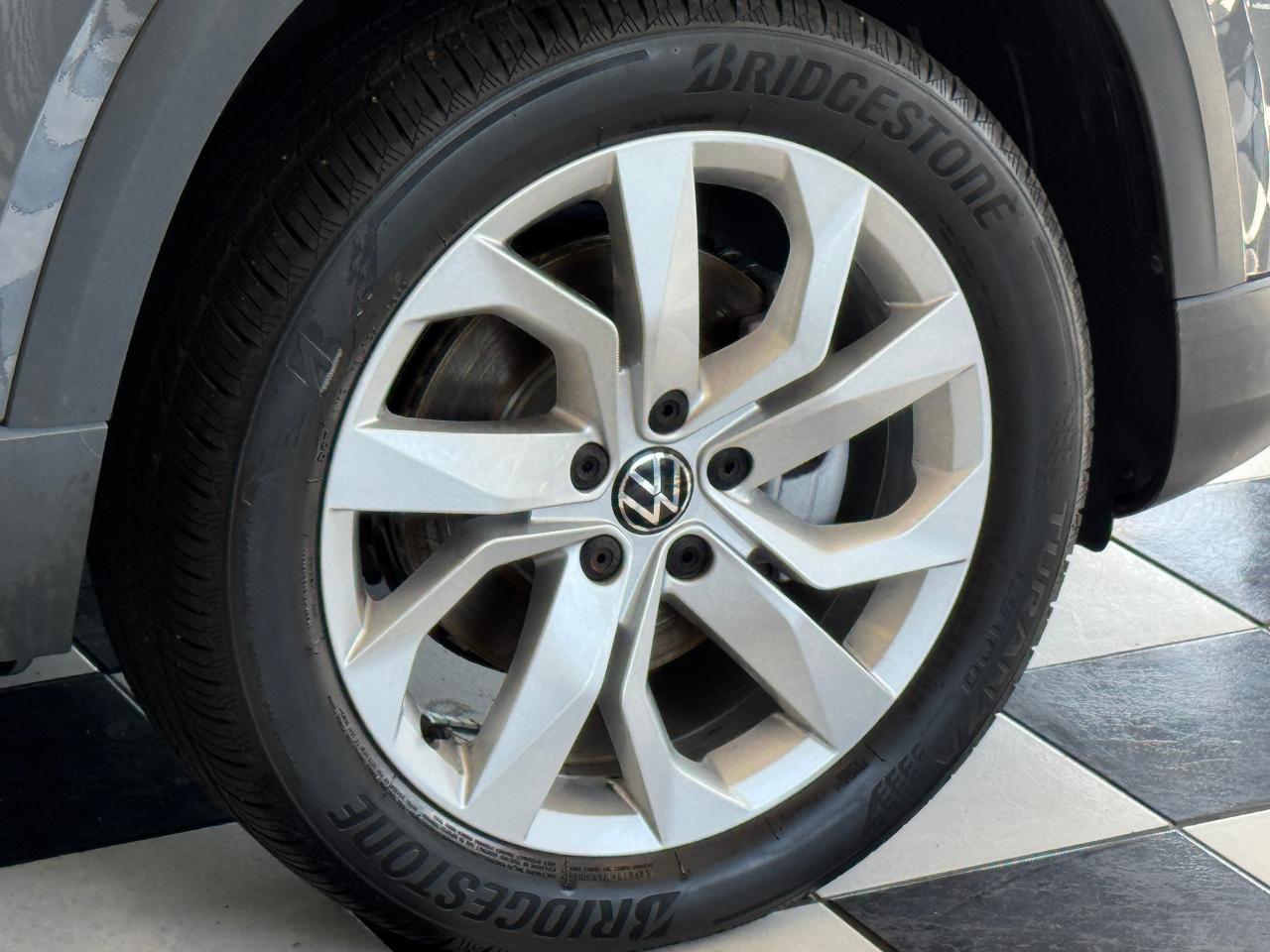 2022 Volkswagen Taos Comfortline 4Motion+Pano Roof+Adaptive Cruise Photo