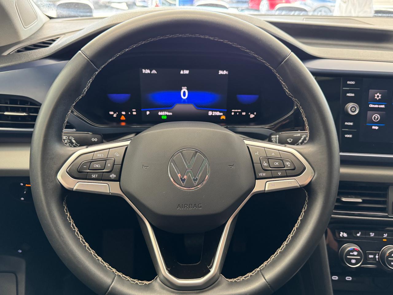 2022 Volkswagen Taos Comfortline 4Motion+Pano Roof+Adaptive Cruise Photo12