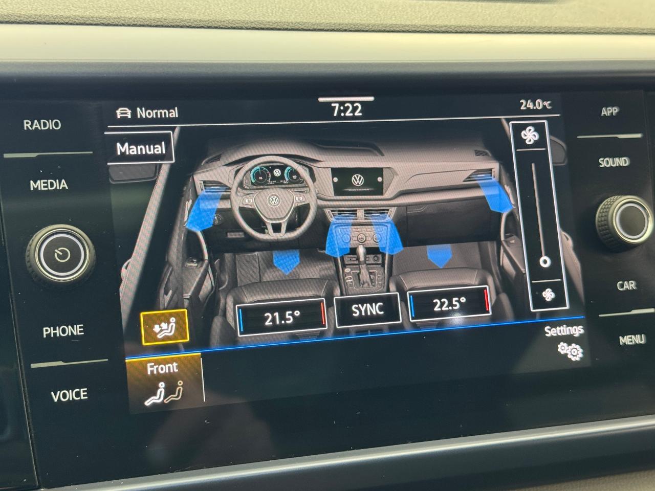 2022 Volkswagen Taos Comfortline 4Motion+Pano Roof+Adaptive Cruise Photo