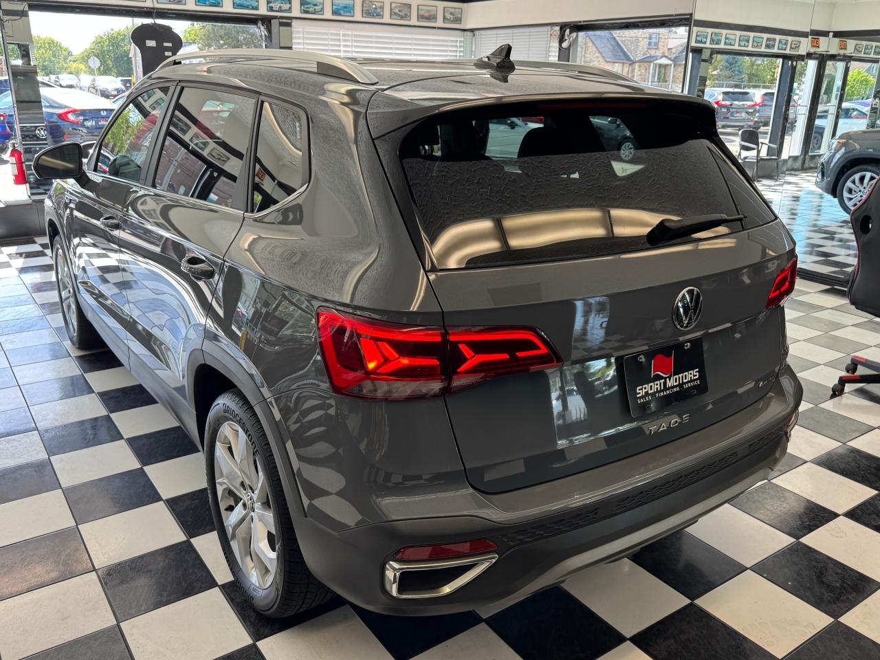 2022 Volkswagen Taos Comfortline 4Motion+Pano Roof+Adaptive Cruise Photo5