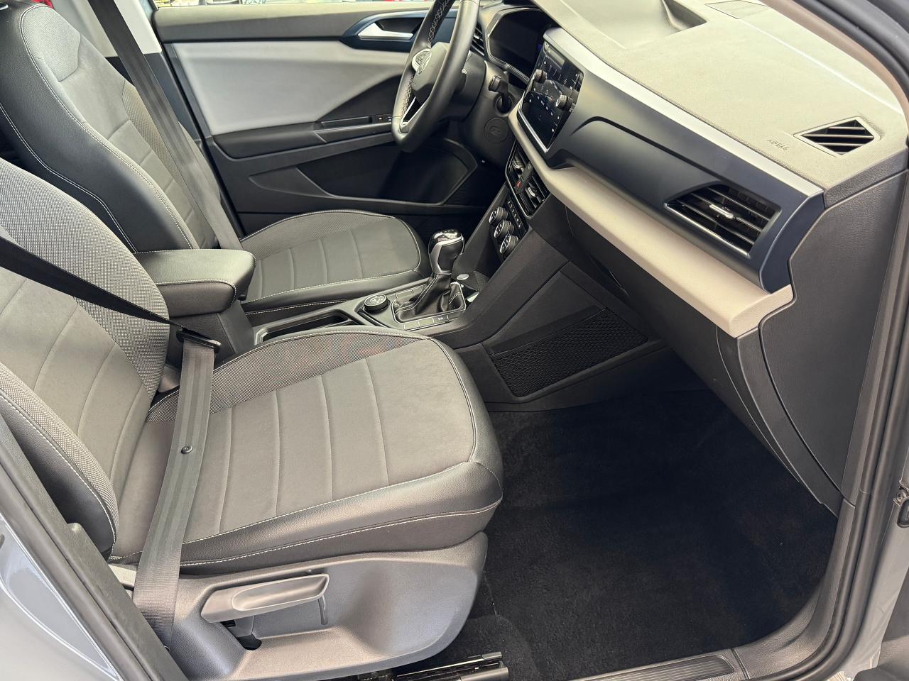 2022 Volkswagen Taos Comfortline 4Motion+Pano Roof+Adaptive Cruise Photo