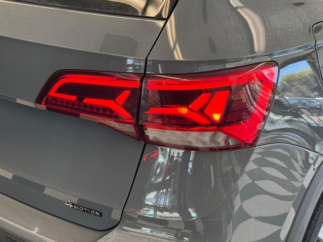 2022 Volkswagen Taos Comfortline 4Motion+Pano Roof+Adaptive Cruise Photo