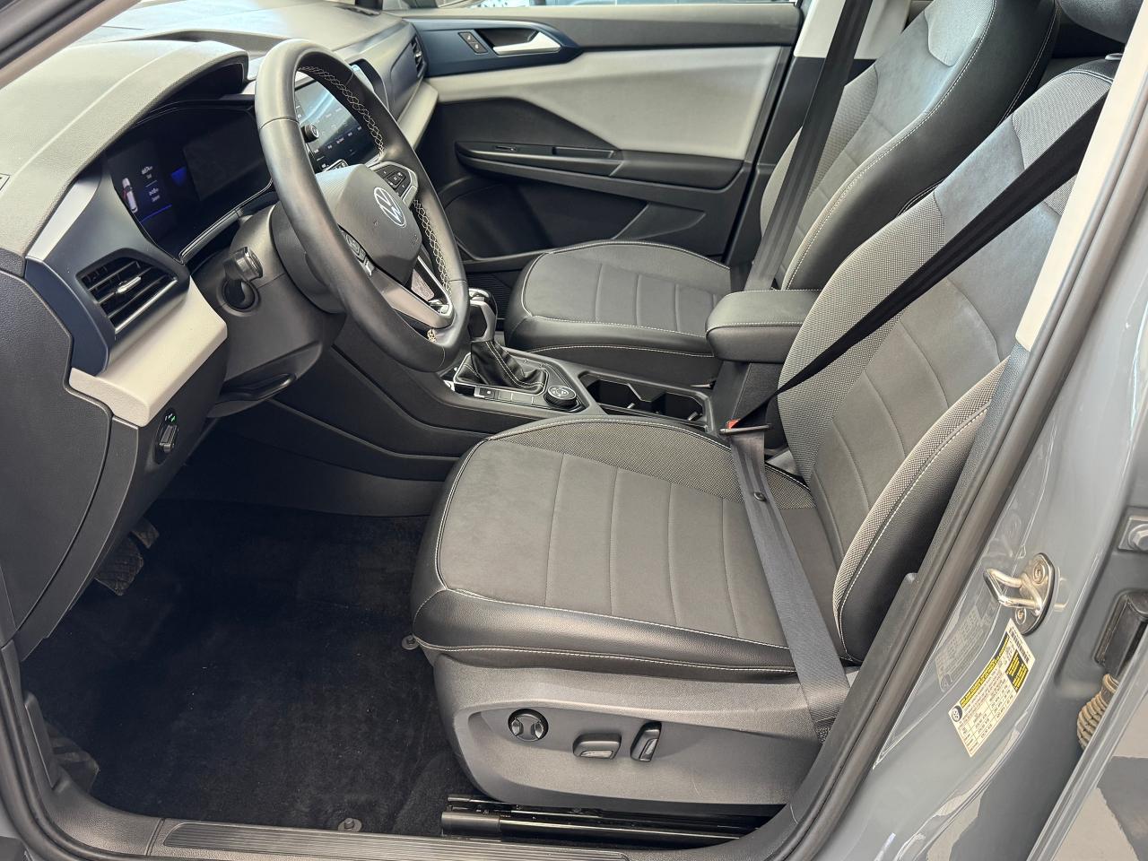 2022 Volkswagen Taos Comfortline 4Motion+Pano Roof+Adaptive Cruise Photo